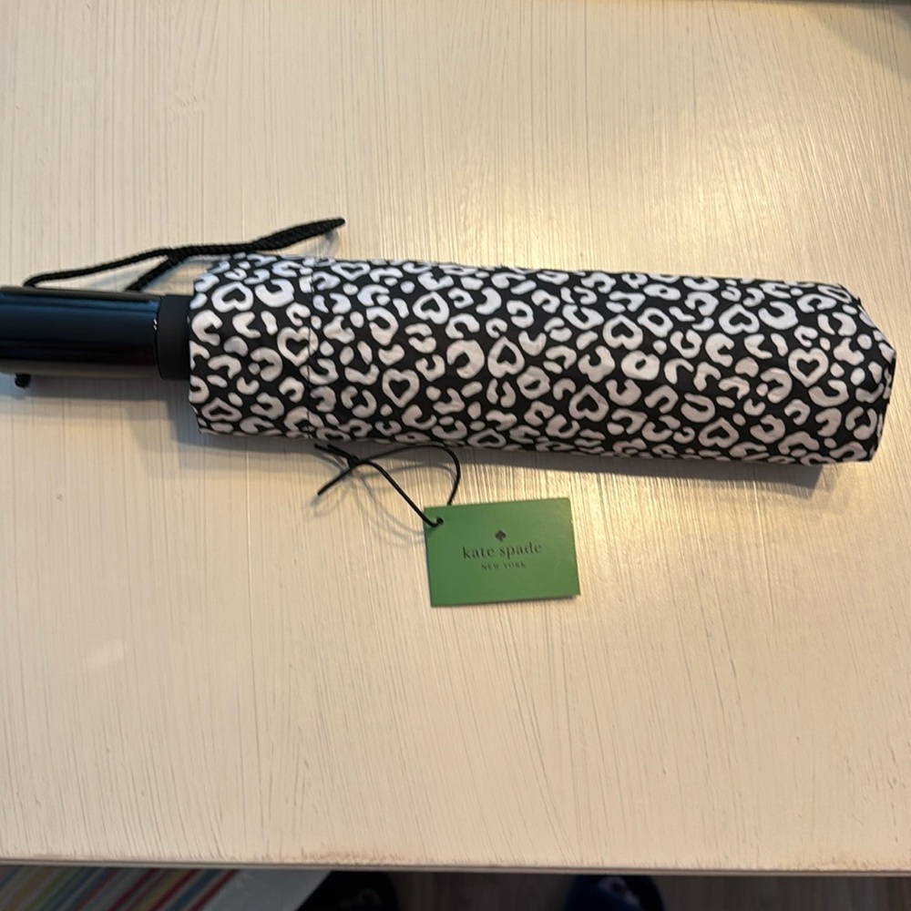 Kate Spade umbrella in black graphic leopard print-NWT
